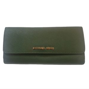 Michael Kors Jet Set Travel Wallet